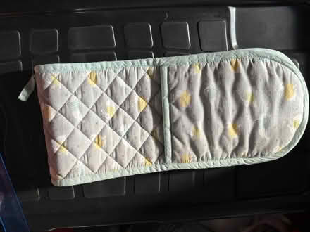 Photo of free Double oven gloves (Castle, CW8) #4