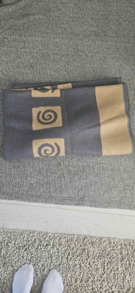 Photo of free warm blanket (tw7 7ew) #1