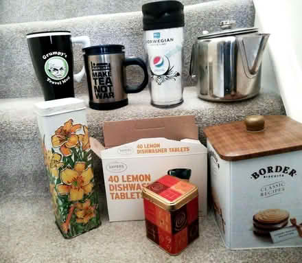 Photo of free A box of kitchen bits (Brookvale RG21) #1