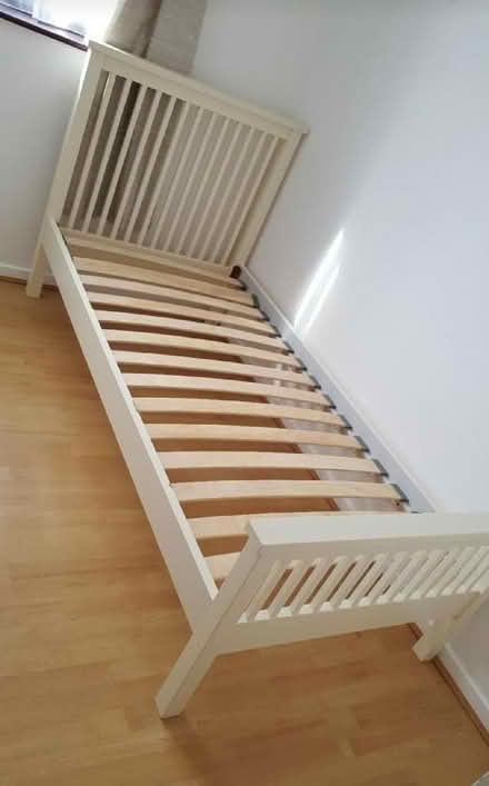 Photo of free Single bed wooden (Fenlake MK42) #1