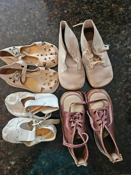Photo of free Tiny vintage shoes & hat for dolls (Cary) #1