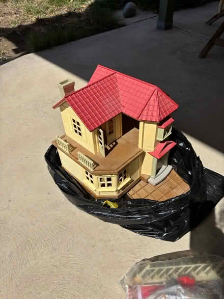 Photo of free Doll house with accessories (West Highland area) #2
