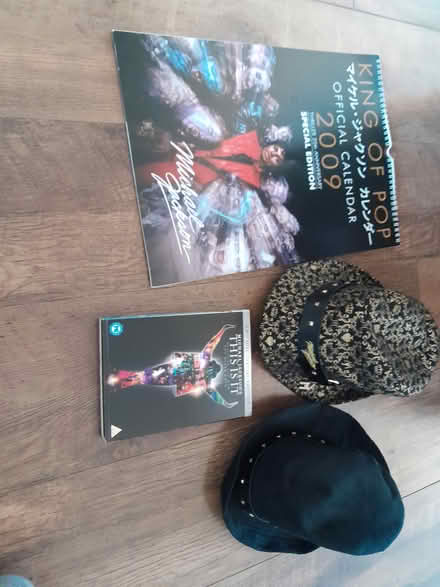 Photo of free Bit of Michael Jackson stuff (Westfield S20) #1