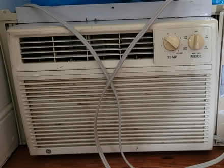 Photo of free Window A/C unit (Harpers Ferry) #1