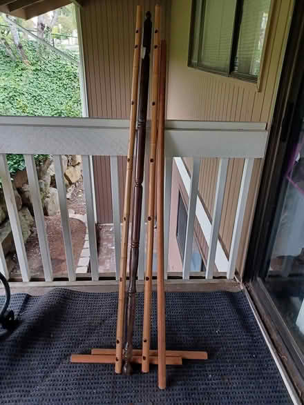 Photo of free poles (Bellevue BCC area) #1