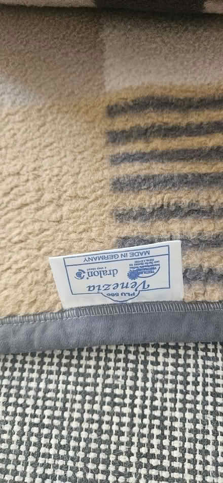 Photo of free warm blanket (tw7 7ew) #2