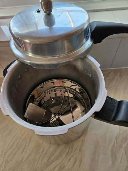 Photo of free Pressure cooker (EX8) #3