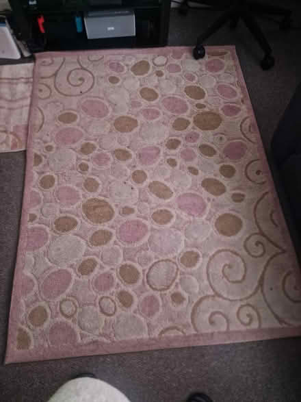 Photo of free Pink Rug (Broxtowe NG8) #1