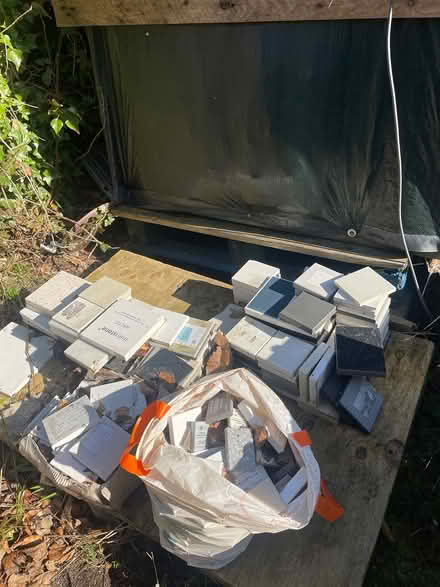 Photo of free 100's of Quartz Worktop Samples (Kilbarchan) #1