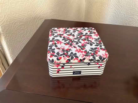 Photo of free Small tin (Sale M33) #3