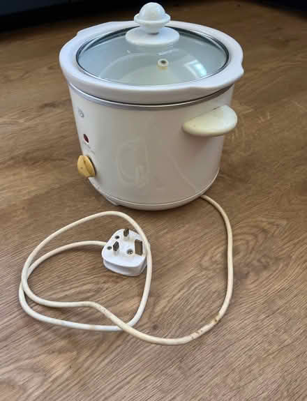 Photo of free Slow cooker - small (CR8) #1