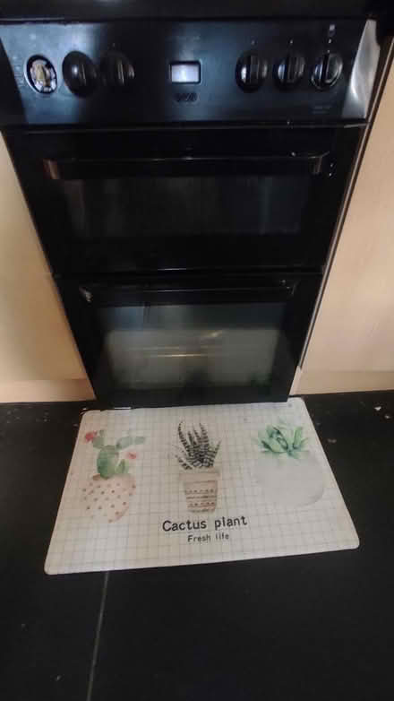 Photo of free Electric freestanding Cooker (Near Bus Garage N13) #3