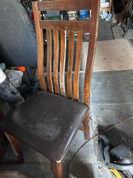 Photo of free 4x dining chairs (Lower Stondon) #1