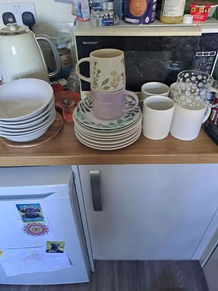 Photo of free Crockery (Luton) #2