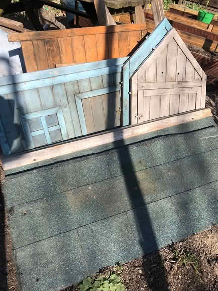 Photo of free Small hen house (DA12) #1