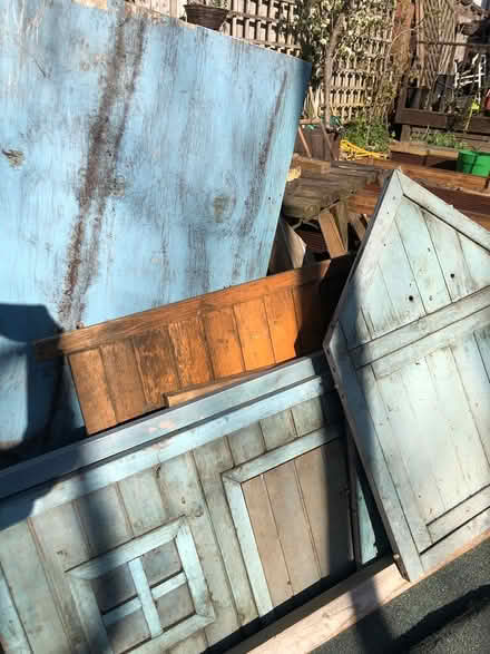Photo of free Small hen house (DA12) #2