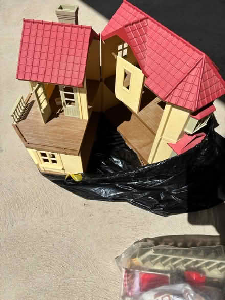 Photo of free Doll house with accessories (West Highland area) #1