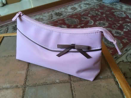 Photo of free AVON Pink Make-up Bag (Garden City OX5) #1