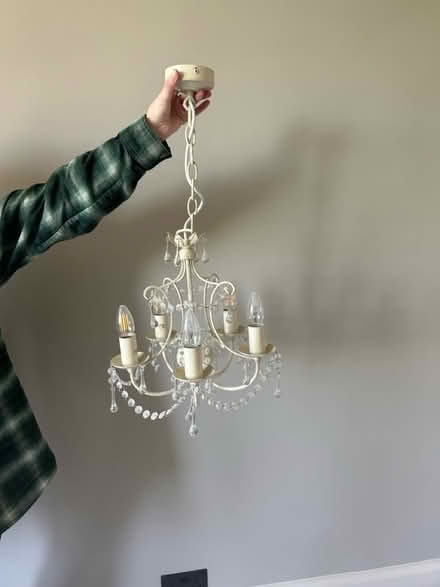 Photo of free Small chandelier (South Holmwood RH5) #2