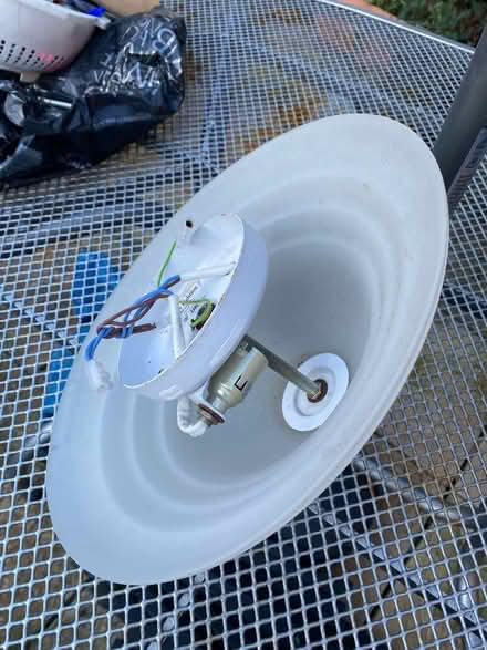 Photo of free Ceiling light (Carpenders park WD19) #1