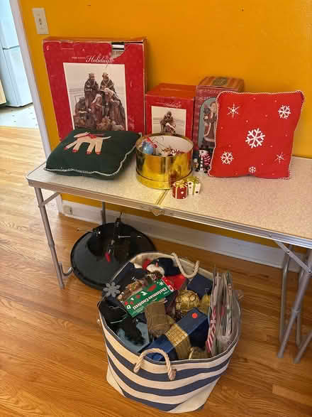 Photo of free Assorted Christmas decorations (McKennan Park) #1
