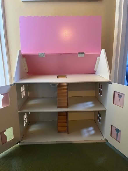 Photo of free Dollhouse (Bletchingley RH1) #3