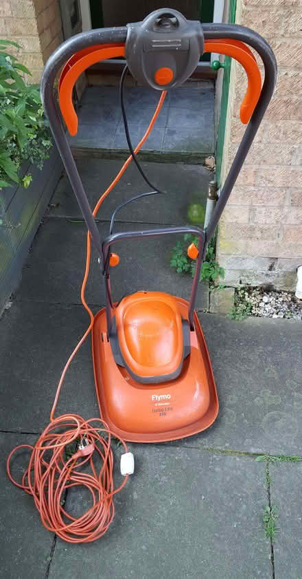 Photo of free lawnmower (Cutteslowe OX2) #1
