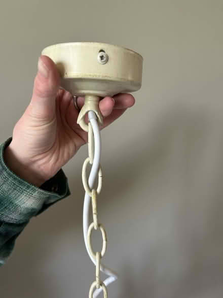 Photo of free Small chandelier (South Holmwood RH5) #4
