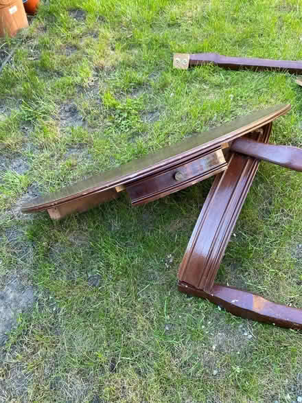 Photo of free Semi circular tabke (Carpenders park WD19) #1