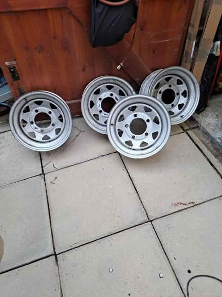Photo of free Land Rover Defender (old!) Steel wheels (Scriven HG5) #1