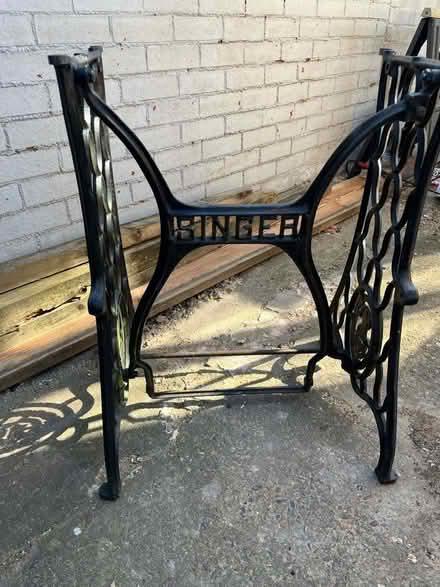 Photo of free Metal Singer sewing machine base (Bury Park LU3) #1