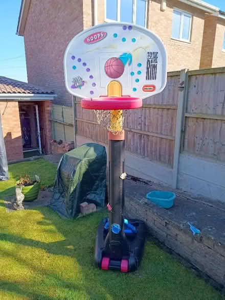 Photo of free Basketball stand and net (Bilton CV22) #2