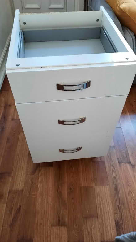 Photo of free Kitchen drawers (LU2) #1