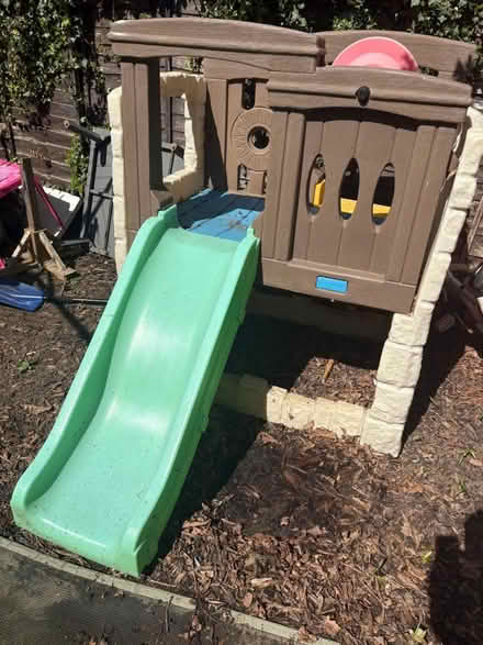 Photo of free Childrens play frame (UB5) #1