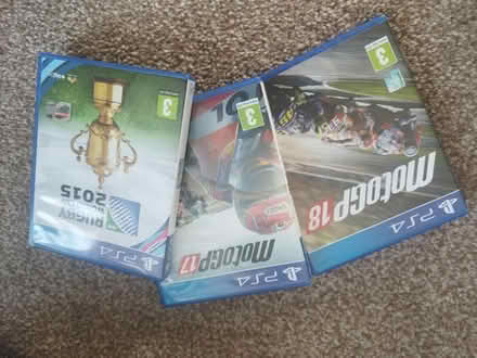 Photo of Wii accessories, guitar hero (Dunstable) #1