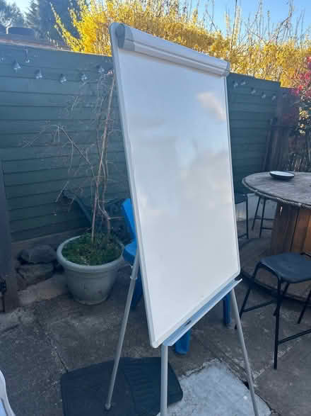 Photo of free Flip chart Easel (Wigston Leicestershire.LE18) #2