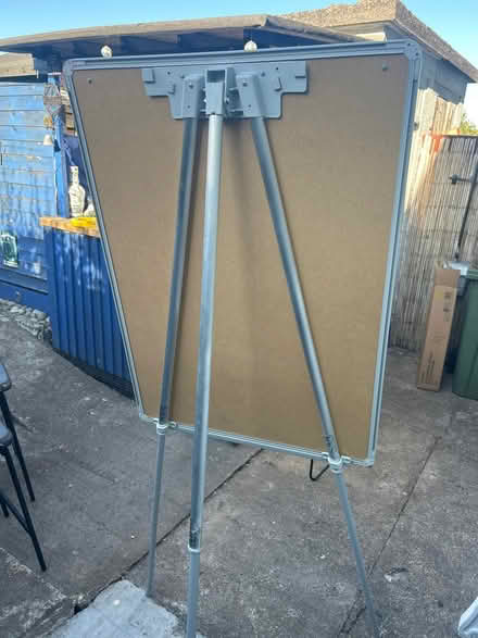 Photo of free Flip chart Easel (Wigston Leicestershire.LE18) #3