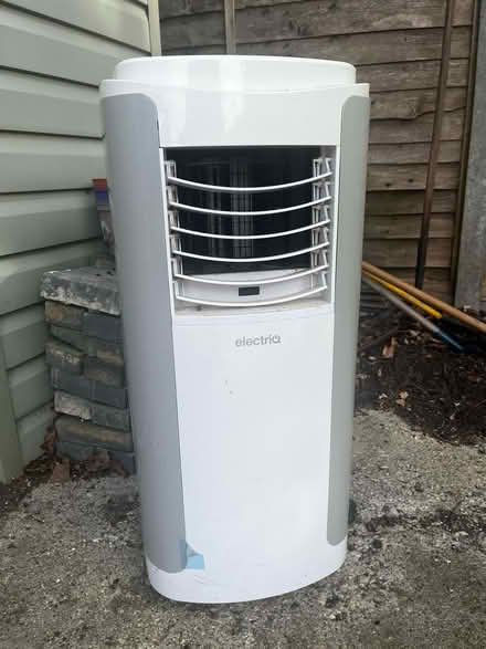 Photo of free (FAULTY) Electriq - AC unit (HA6) #1