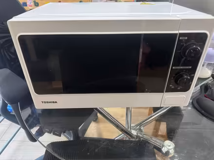 Photo of free Microwave (L4) #1