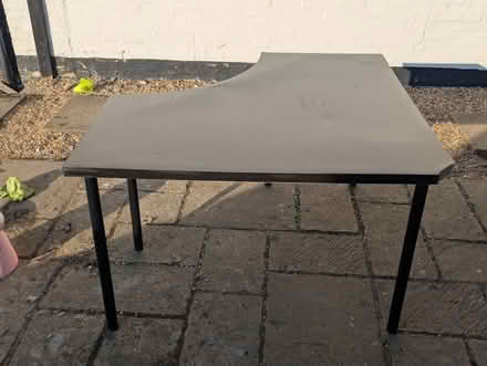 Photo of free Curved Black Office Desk (LU7 9ns) #4