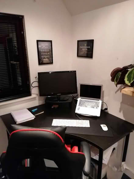 Photo of free Curved Black Office Desk (LU7 9ns) #1