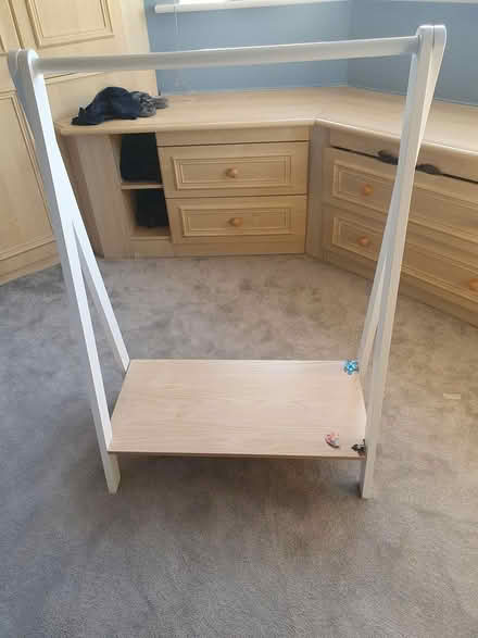 Photo of free Small hanging rail (NG9 Bramcote Hills) #2