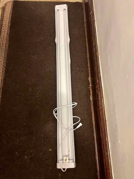 Photo of free grow light, partially working (near Gage Pk, Hamilton) #1