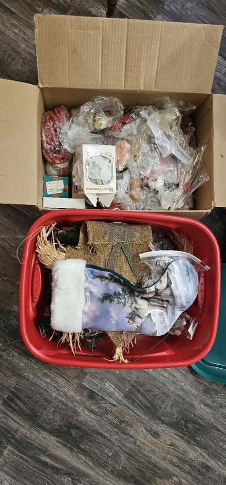 Photo of free Christmas ornaments (West side) #1
