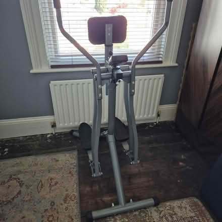 Photo of free Air walker (CR2) #1