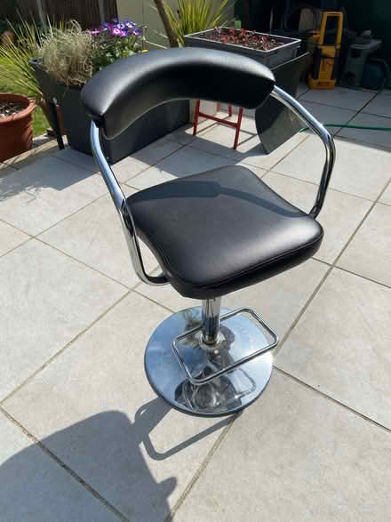 Photo of free 2 x gas powered kitchen stools (Epping CM16) #1