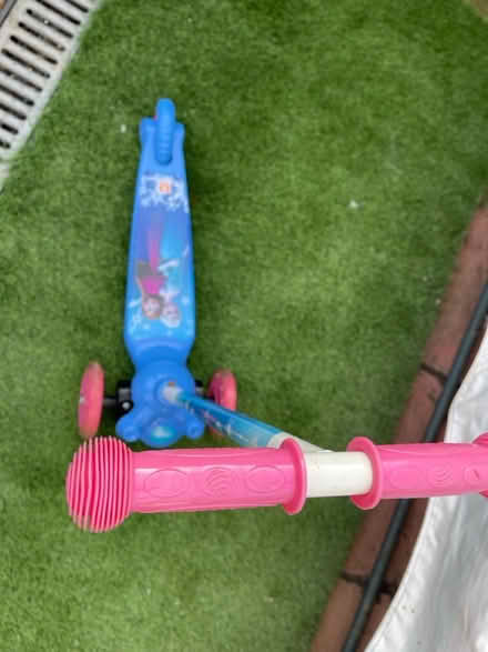 Photo of free Girls frozen scooter (Cheshunt EN7) #2
