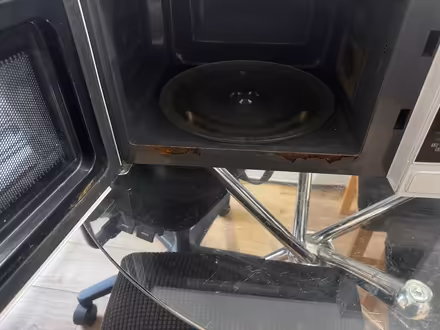 Photo of free Microwave (L4) #2