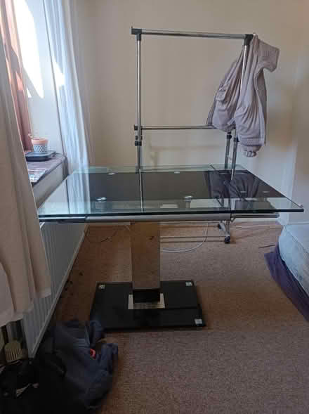 Photo of free Extendable glass table (CB4) #2