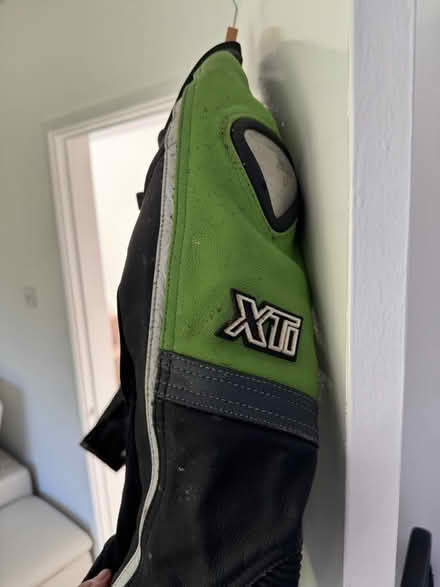 Photo of free One piece motorcycle leathers uk42 (WR5) #3